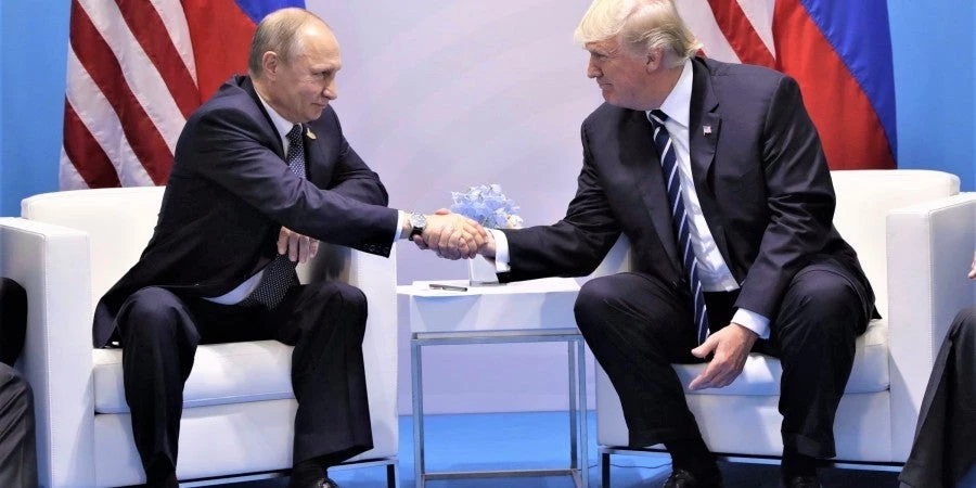 Η απόφαση Κρεμλίνου για ανάμειξη Μόσχας στις εκλογές των ΗΠΑ